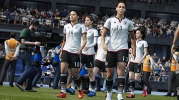 FIFA 16'da kadın futbol takımlarının ilk maçı