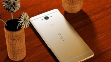 6GB RAM'li ilk telefon Vivo XPlay 5 sızdırıldı!